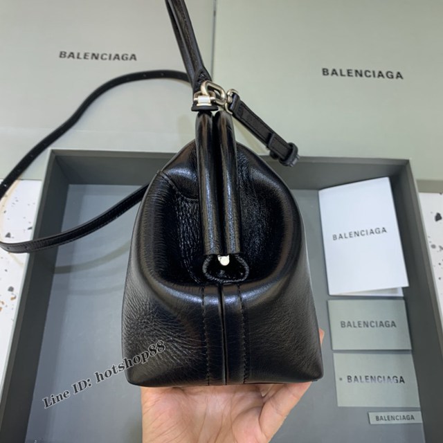 Balenciaga專櫃2022爆款鱷魚紋軟性牛皮手提肩背女包 巴黎世家Editor沙漏餃子包 fyj1164